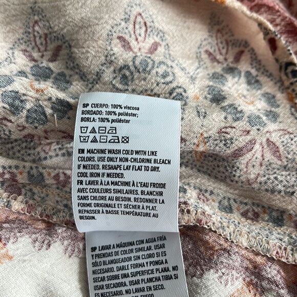 American Eagle Women’s Small Boho Chic Embroidered Tassel Detail top - Picture 10 of 10